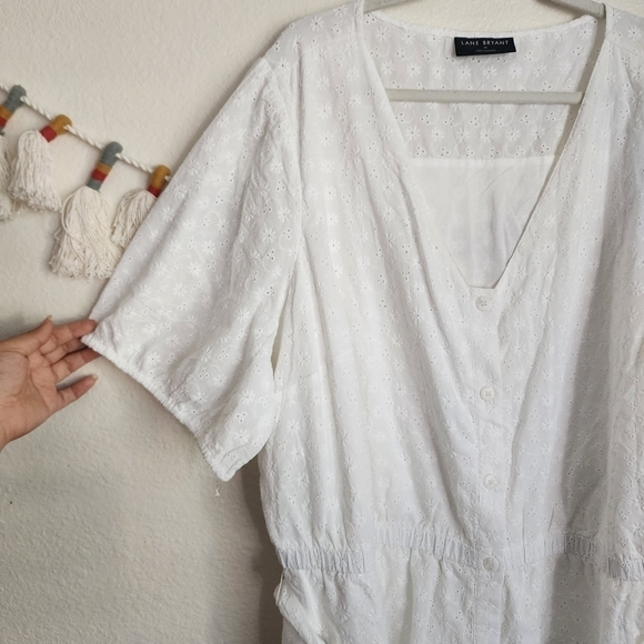 Lane Bryant Crochet Eyelet Daisy Print White Belted Button Down Romper Boho 26 - Picture 3 of 12